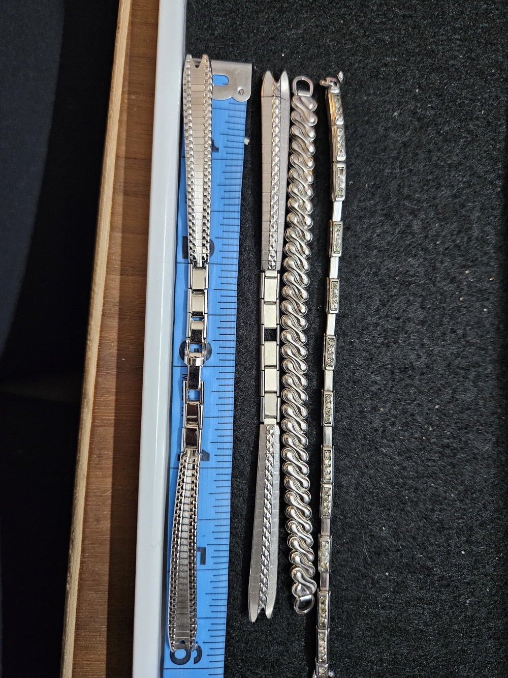 Like-new Watchbands Silvertone For Jackie To Choose From